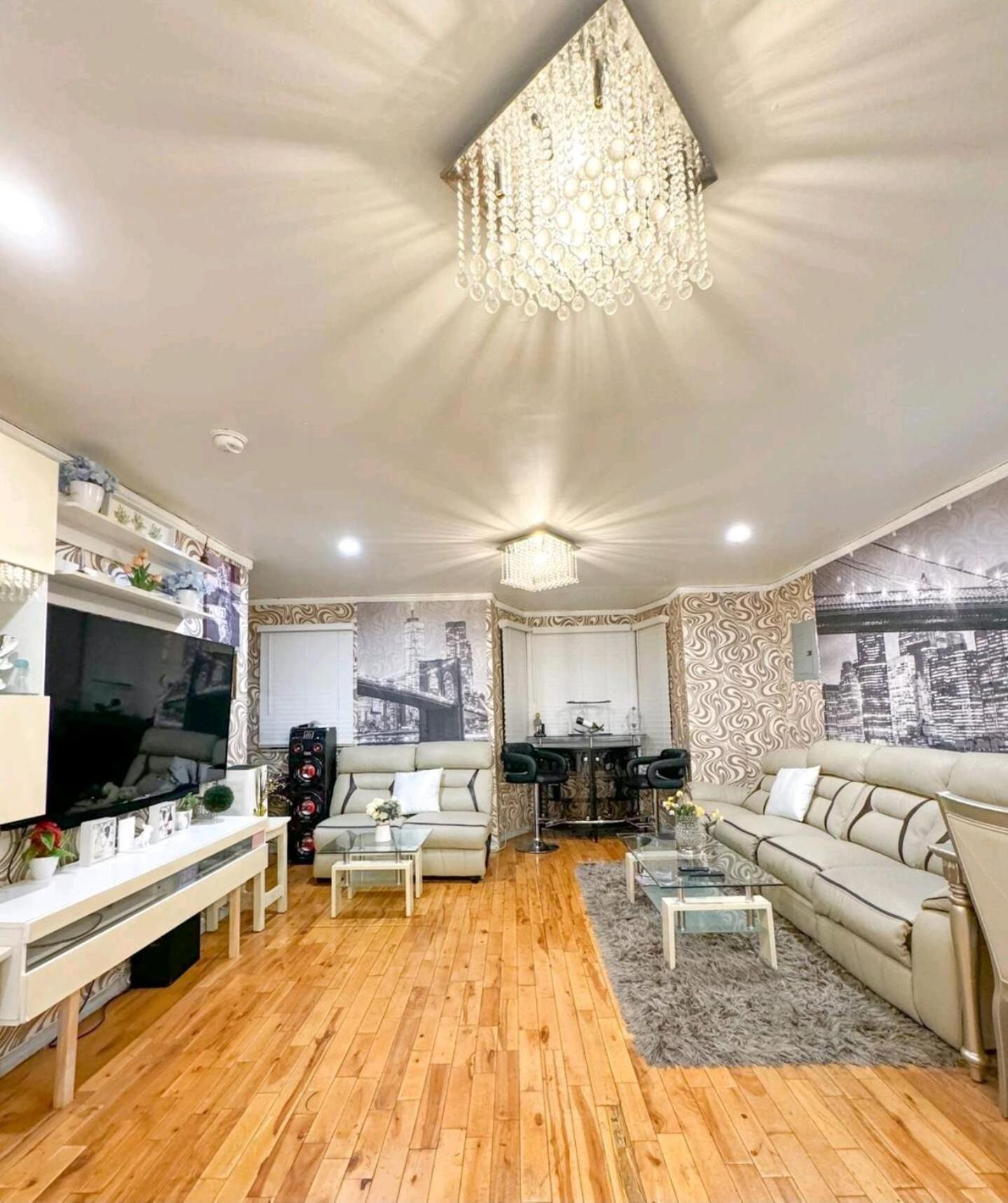 City's Prime Location Apartment